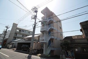 マンションアソシエの物件外観写真